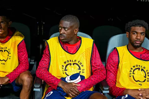 يجلس بين البدلاء.. لماذا يغيب ديمبيلي عن تشكيل باريس أمام إنتر ميامي؟